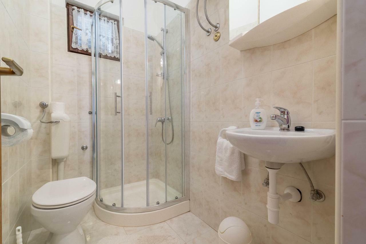 Apartman Burcul Sukošan Exterior foto